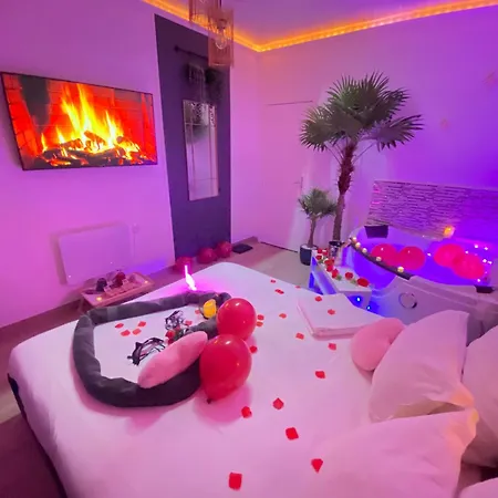 L'escale Balneo'romantique - Loveroom - Jacuzzi & Petit Dejeuner *
