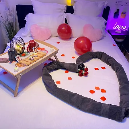 Apartment L'escale Balneo'romantique - Loveroom - Jacuzzi & Petit Dejeuner
