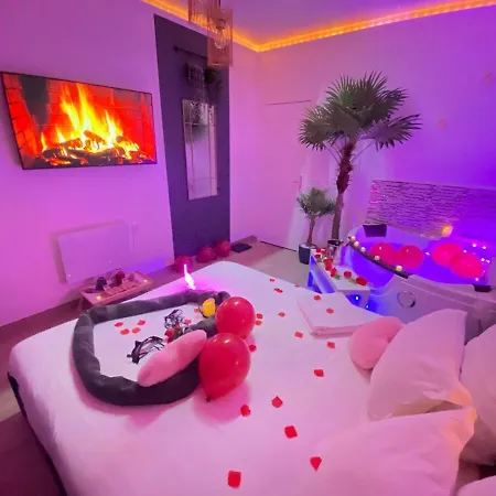 L'escale Balneo'romantique - Loveroom - Jacuzzi & Petit Dejeuner