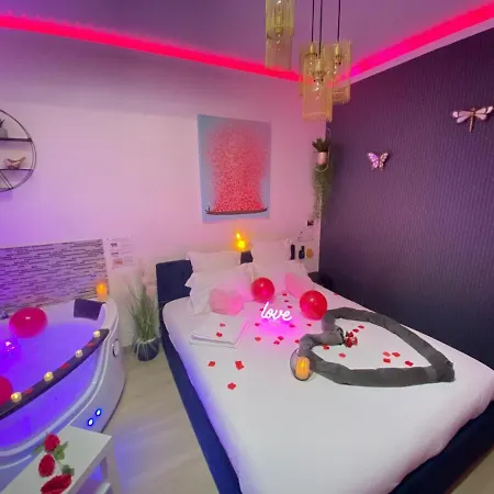 L'escale Balneo'romantique - Loveroom - Jacuzzi & Petit Dejeuner Maison d'hôtes Villiers-sur-Marne