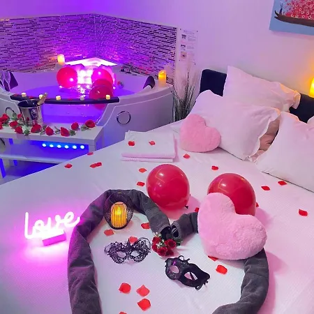L'escale Balneo'romantique - Loveroom - Jacuzzi & Petit Dejeuner 게스트하우스 3*