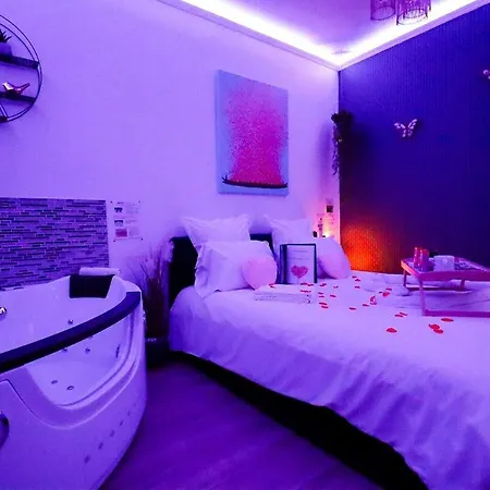 L'escale Balneo'romantique - Loveroom - Jacuzzi & Petit Dejeuner 빌리에쉬르마른